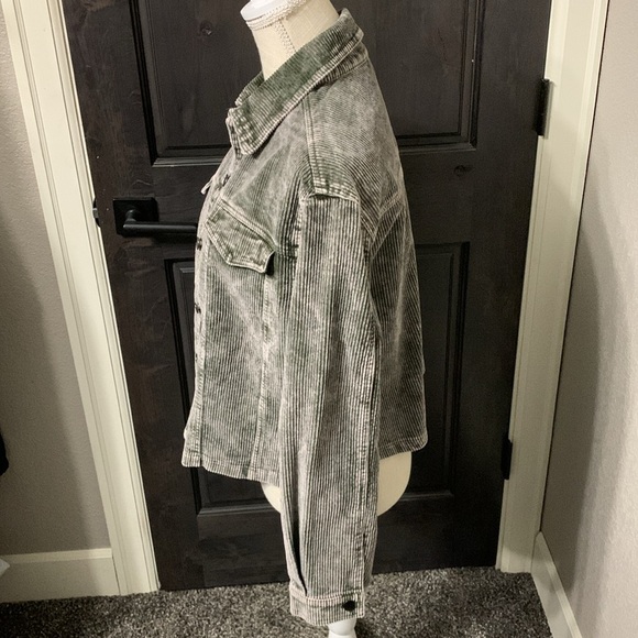 True Craft Corduroy Shacket XS - Picture 2 of 11